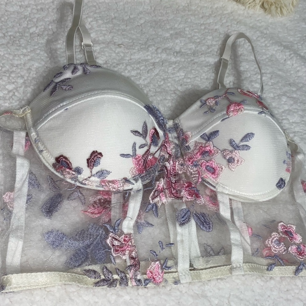 White flower embroidered loose corset bralette